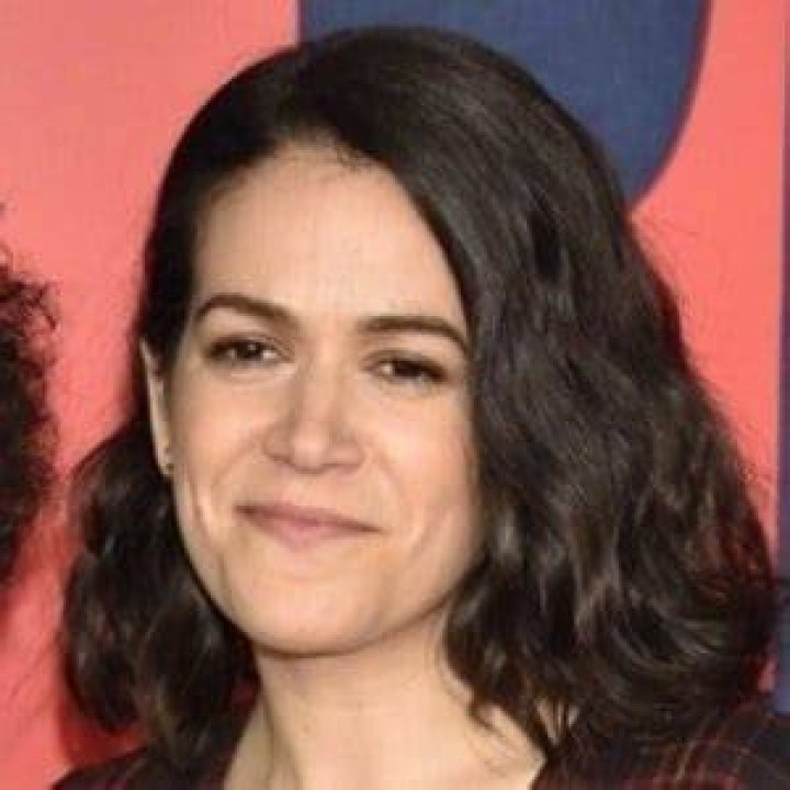 Abbi Jacobson (TV Actress) - Age, Birthday, Bio, Facts, Family, Net Worth, Height & More