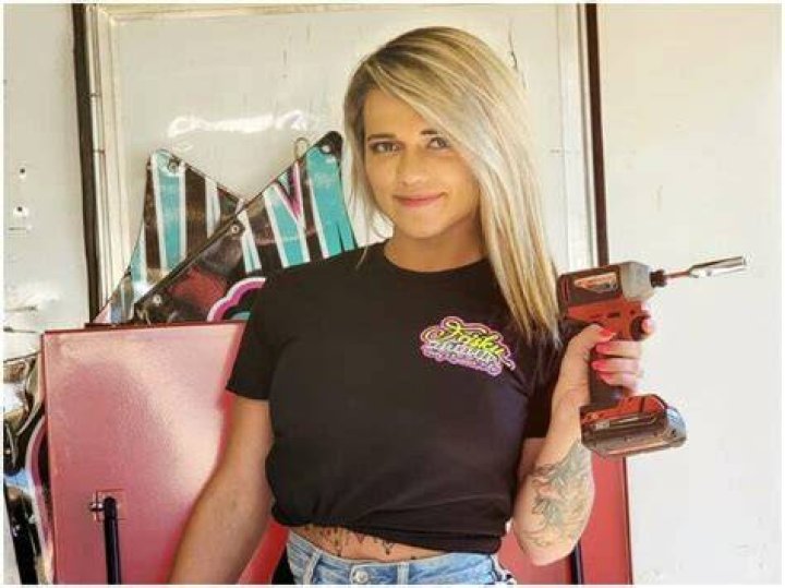 Abby Elizabeth Miller (Instagram Star) - Age, Birthday, Bio, Facts, Family, Net Worth, Height & More