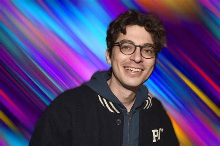 Adam Friedland (Podcast Host) - Age, Birthday, Bio, Facts, Family, Net Worth, Height & More
