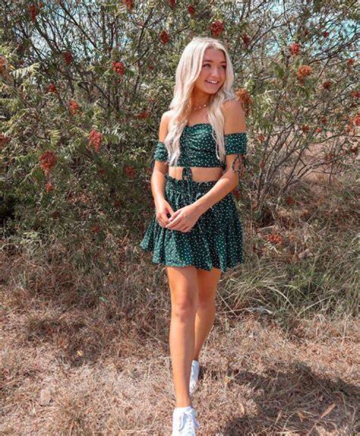 Addi Shaw (TikTok Star) - Age, Birthday, Bio, Facts, Family, Net Worth, Height & More