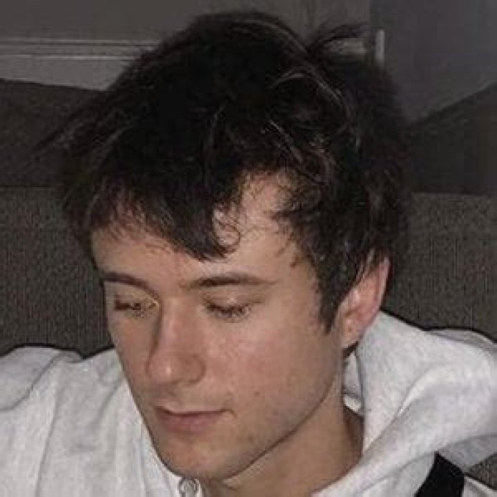 Alec Benjamin (Pop Singer) - Age, Birthday, Bio, Facts, Family, Net Worth, Height & More