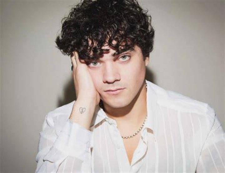 Alexander Stewart (Pop Singer) - Umur, Ulang Tahun, Bio, Fakta, Keluarga, Kekayaan Bersih, Tinggi Badan & Lainnya