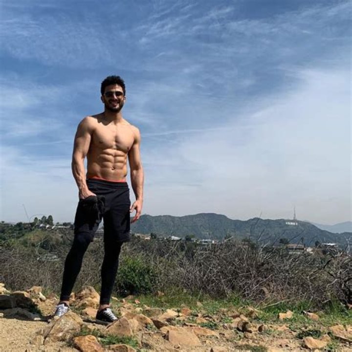 Alexander Uloom (Model) - Age, Birthday, Bio, Facts, Family, Net Worth, Height & More