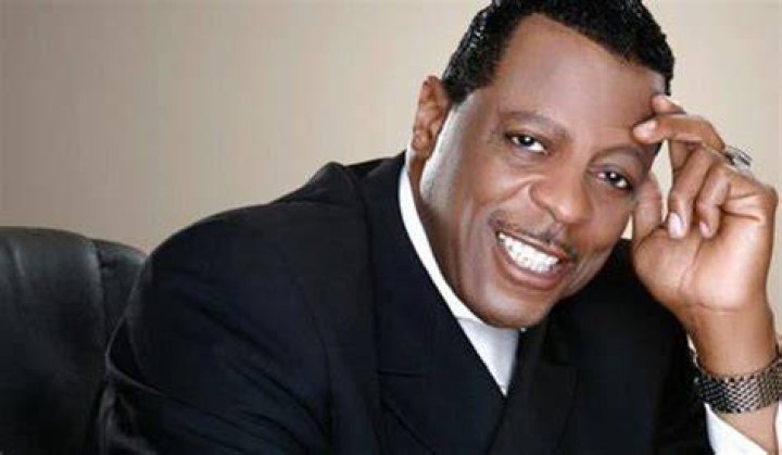 Ali-ollie Woodson (R&B Singer) - Age, Birthday, Bio, Facts, Family, Net Worth, Height & More