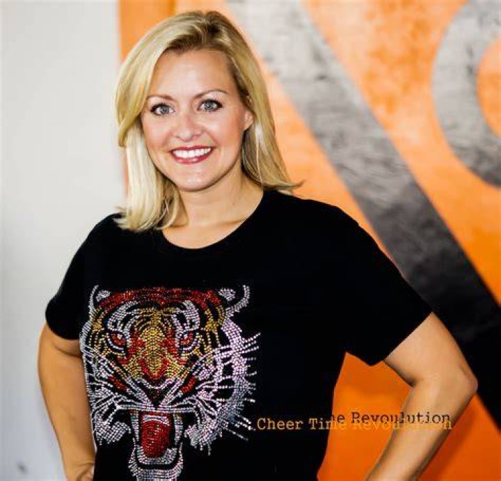 Alisha Dunlap (Cheerleading Coach) - Age, Birthday, Bio, Facts, Family, Net Worth, Height & More