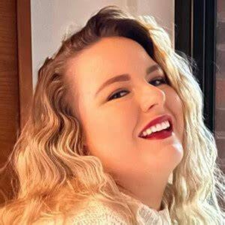 Allison Florea (TikTok Star) - Age, Birthday, Bio, Facts, Family, Net Worth, Height & More