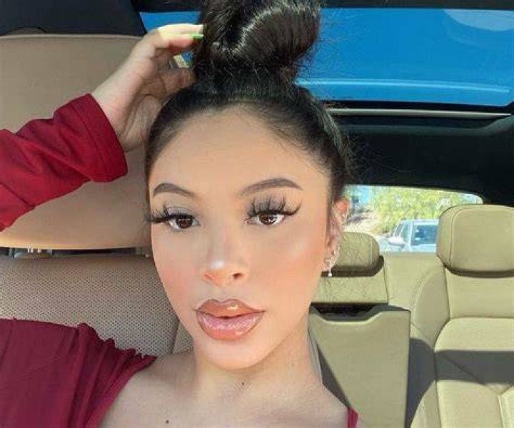 Alondra Ortiz (Instagram Star) - Age, Birthday, Bio, Facts, Family, Net Worth, Height & More