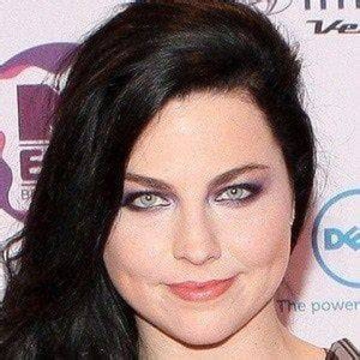 Amy Lee (Rock Singer) - Age, Birthday, Bio, Facts, Family, Net Worth, Height & More