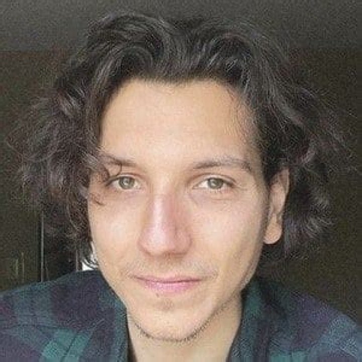 Anson Seabra (Pop Singer) - Age, Birthday, Bio, Facts, Family, Net Worth, Height & More