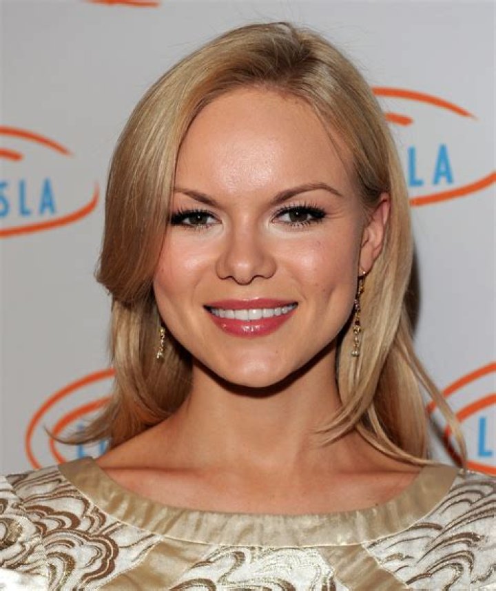 Anya Monzikova (TV Actress) - Age, Birthday, Bio, Facts, Family, Net Worth, Height & More