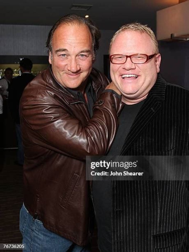Are Jim Belushi and Larry Joe Campbell friends?