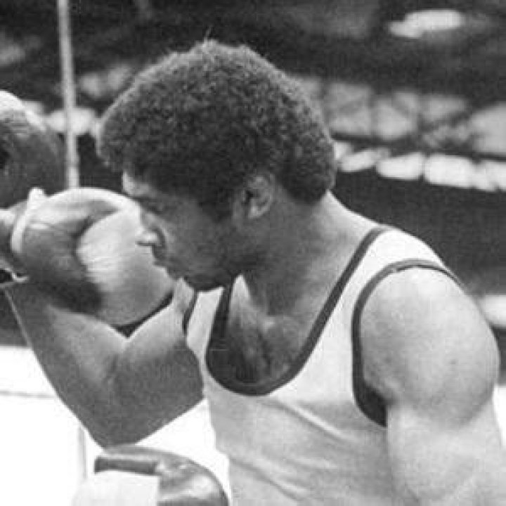 Armando Martínez (Boxer) - Age, Birthday, Bio, Facts, Family, Net Worth, Height & More