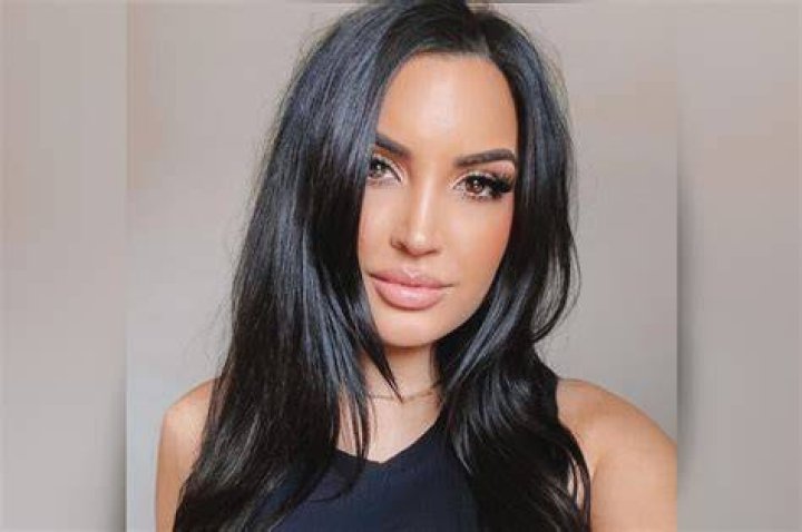 Ashlee Holmes (Reality Star) - Age, Birthday, Bio, Facts, Family, Net Worth, Height & More