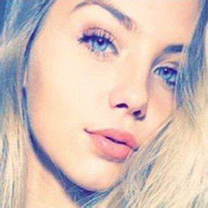 Ashley Pickl (Instagram Star) - Age, Birthday, Bio, Facts, Family, Net Worth, Height & More
