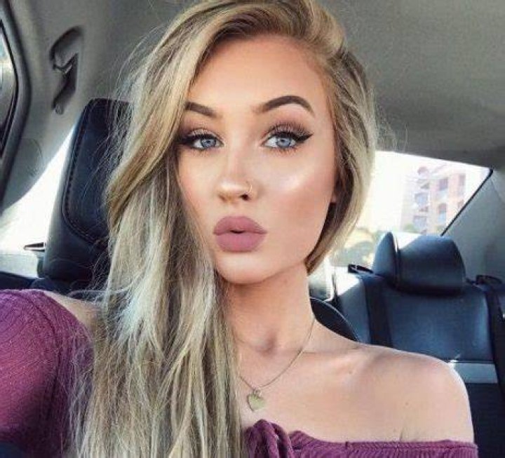 Aspen Mansfield (Instagram Star) - Age, Birthday, Bio, Facts, Family, Net Worth, Height & More