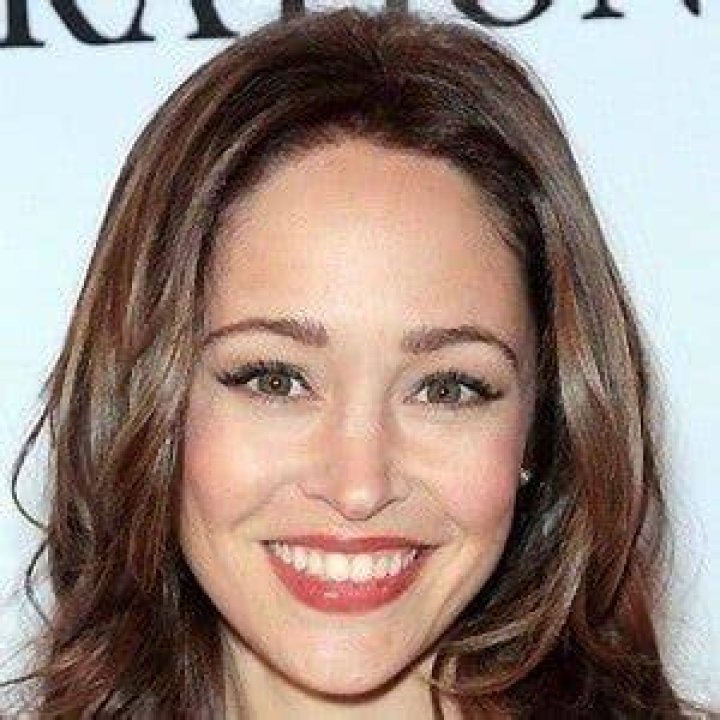 Autumn Reeser (TV Actress) - Age, Birthday, Bio, Facts, Family, Net Worth, Height & More