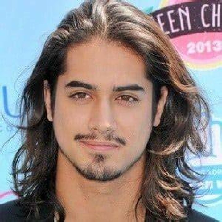 Avan Jogia (TV Actor) - Age, Birthday, Bio, Facts, Family, Net Worth, Height & More