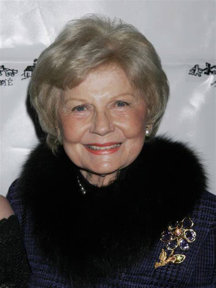 Barbara Billingsley (TV Actress) - Age, Birthday, Bio, Facts, Family, Net Worth, Height & More