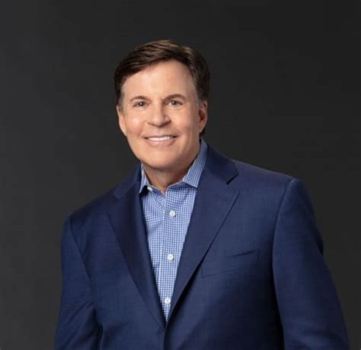 Bob Costas (Sportscaster) - Age, Birthday, Bio, Facts, Family, Net Worth, Height & More