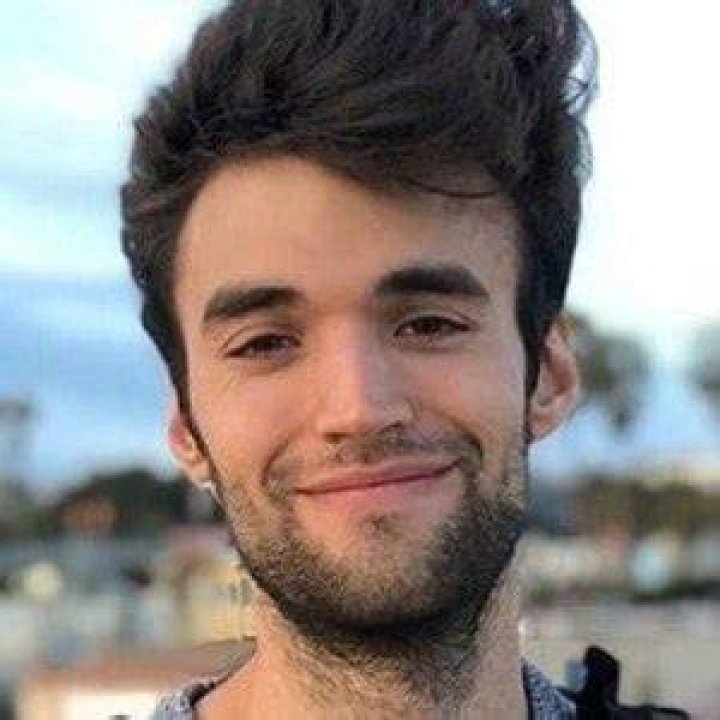 Bobby Briskey (YouTube Star) - Age, Birthday, Bio, Facts, Family, Net Worth, Height & More