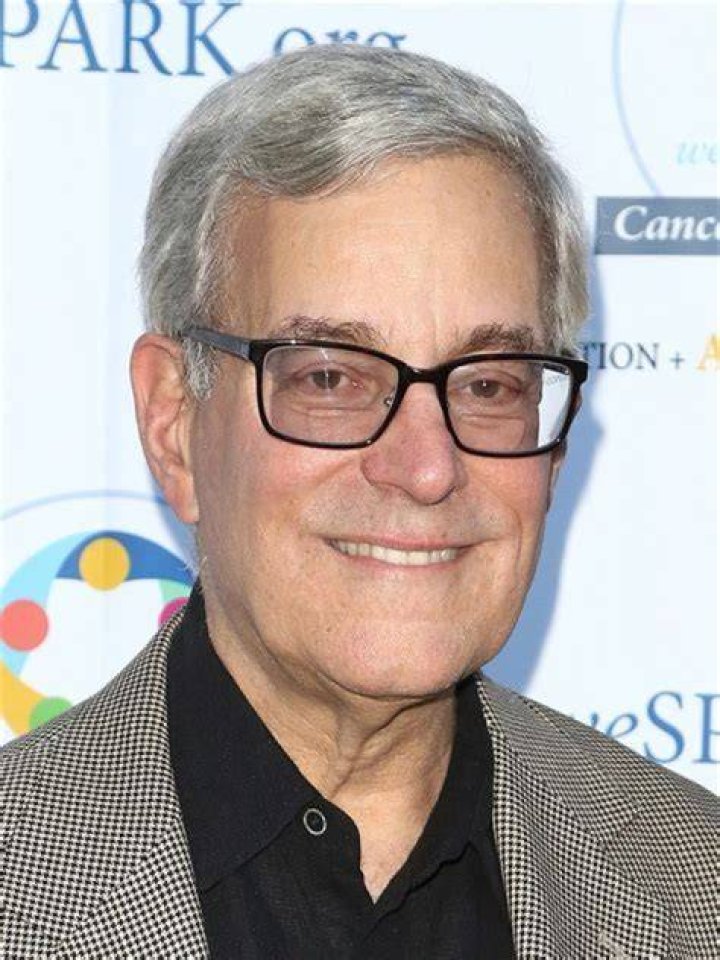 Bobby Farrelly (Director) - Age, Birthday, Bio, Facts, Family, Net Worth, Height & More