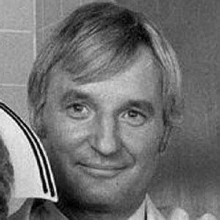 Bobby Troup (TV Actor) - Age, Birthday, Bio, Facts, Family, Net Worth, Height & More
