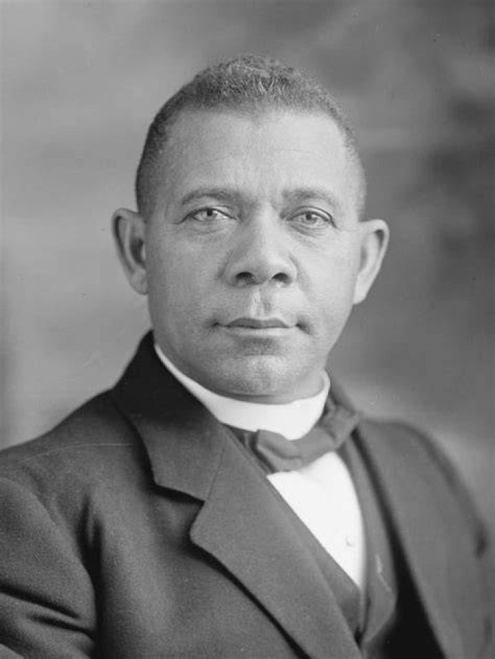 Booker T. Washington (Teacher) - Age, Birthday, Bio, Facts, Family, Net Worth, Height & More