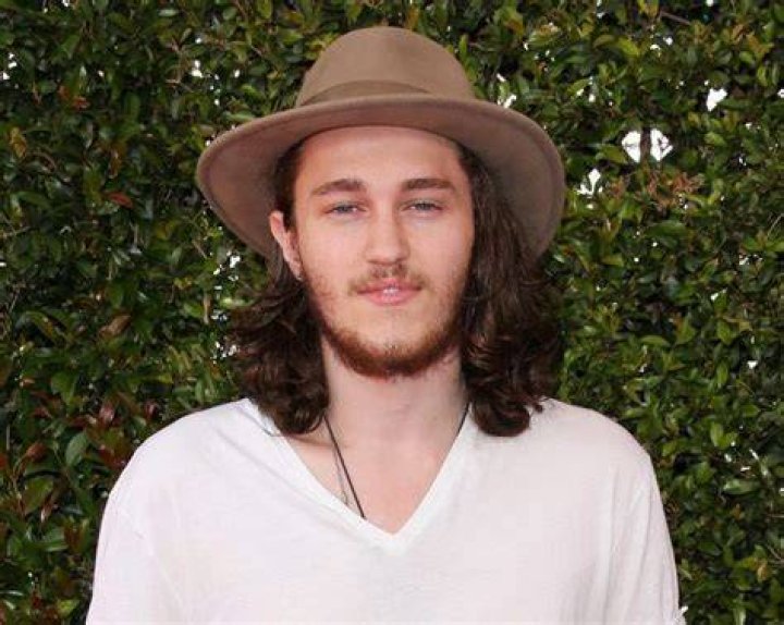 Braison Cyrus (TV Actor) - Age, Birthday, Bio, Facts, Family, Net Worth, Height & More