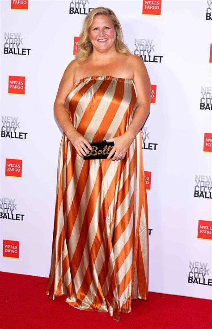 Bridget Everett (Comedian) - Age, Birthday, Bio, Facts, Family, Net Worth, Height & More