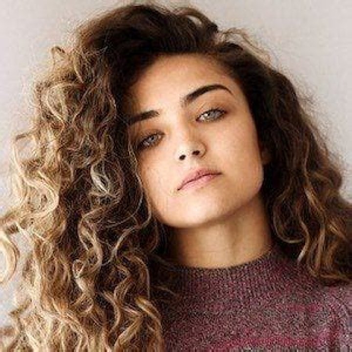 Brooke Maroon (Dancer) - Age, Birthday, Bio, Facts, Family, Net Worth, Height & More
