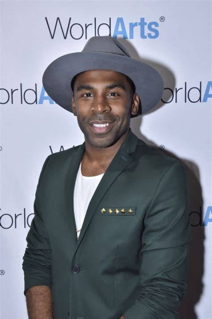 Bruno Major (R&B Singer) - Age, Birthday, Bio, Facts, Family, Net Worth, Height & More