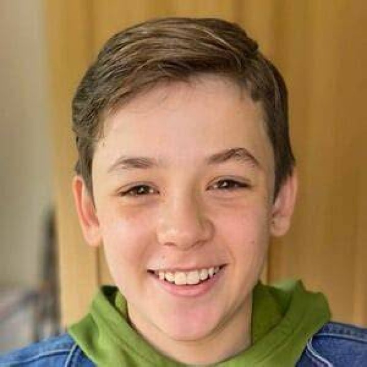 Calum Courtney (Pop Singer) - Age, Birthday, Bio, Facts, Family, Net Worth, Height & More