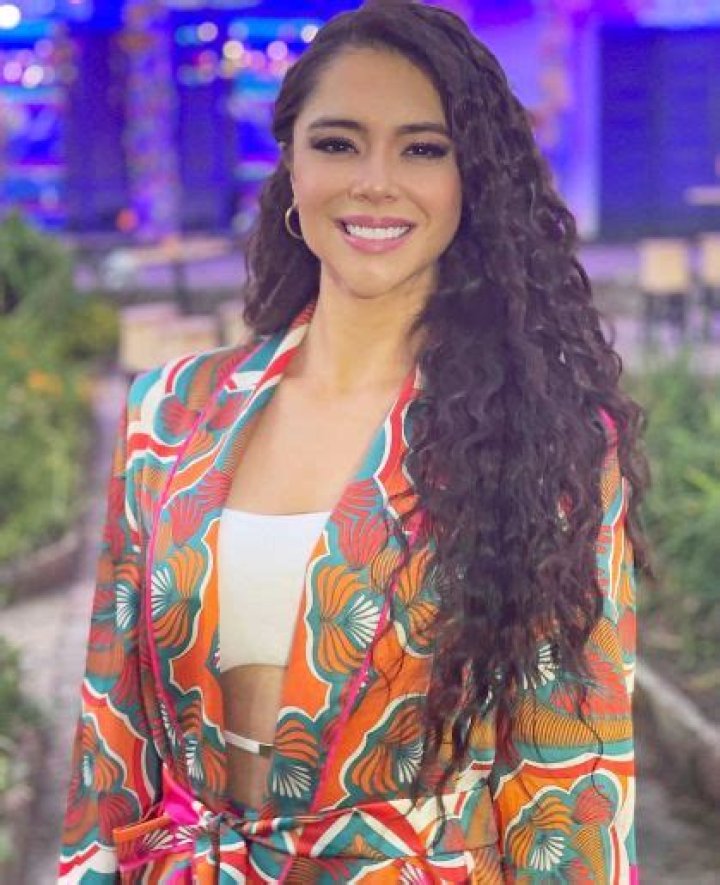 Camila Rojas (Soap Opera Actress) - Age, Birthday, Bio, Facts, Family, Net Worth, Height & More