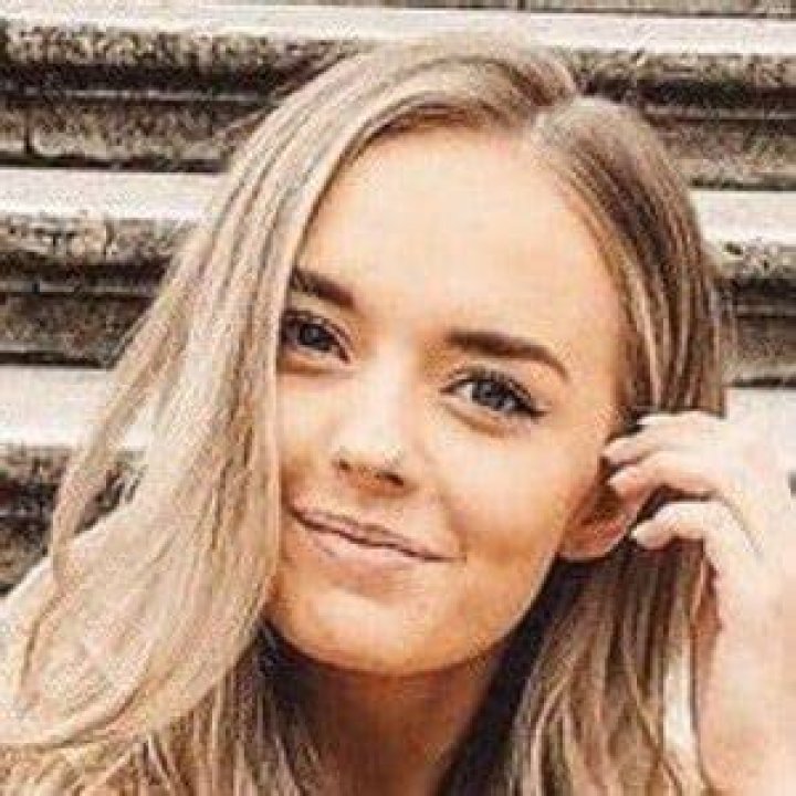Camille Munday (TikTok Star) - Age, Birthday, Bio, Facts, Family, Net Worth, Height & More