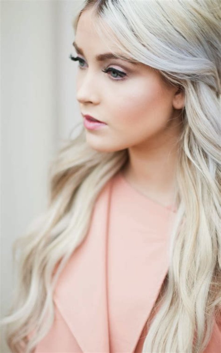 Cara Loren