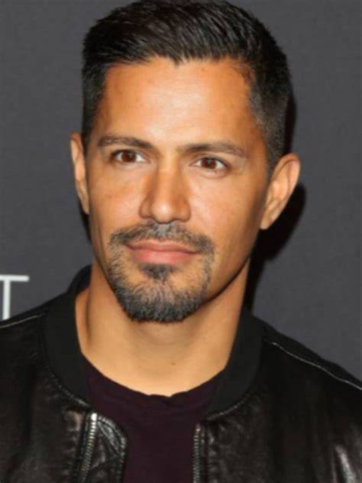 Carlos Hurtado (TV Actor) - Age, Birthday, Bio, Facts, Family, Net Worth, Height & More
