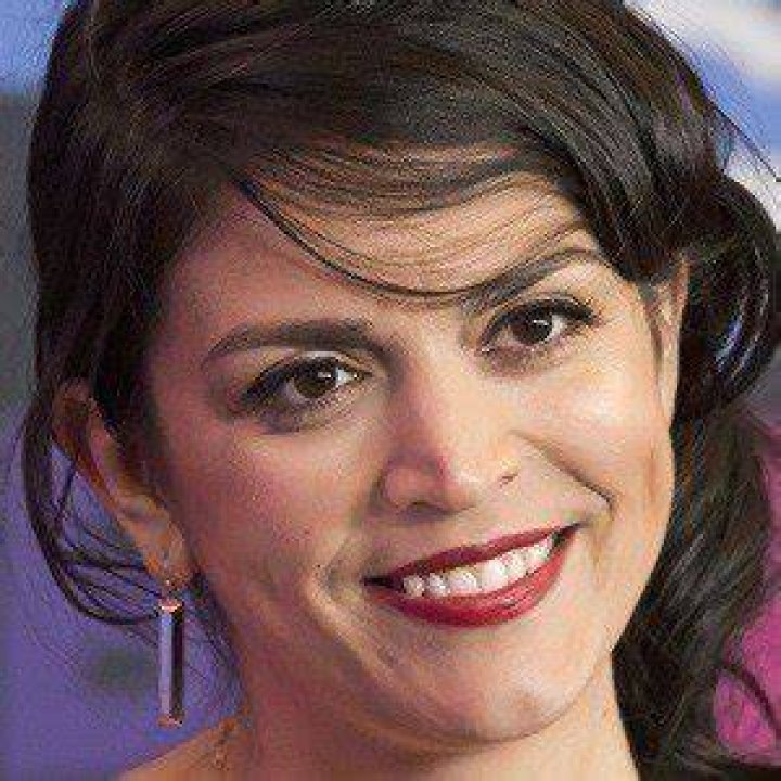 Cecily Strong (TV Actress) - Age, Birthday, Bio, Facts, Family, Net Worth, Height & More