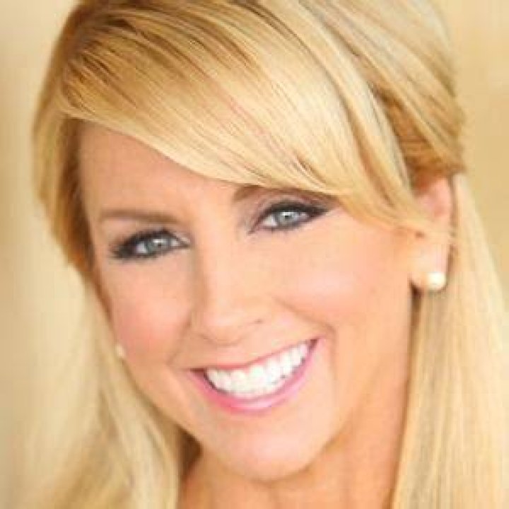 Chalene Johnson (Entrepreneur) - Age, Birthday, Bio, Facts, Family, Net Worth, Height & More