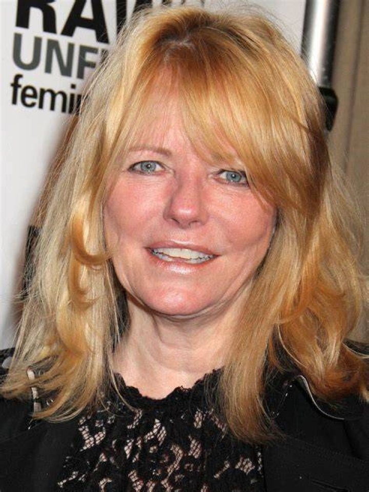 Cheryl Tiegs (Model) - Age, Birthday, Bio, Facts, Family, Net Worth, Height & More