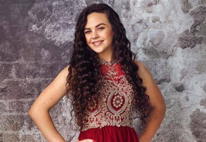 Chevel Shepherd (Country Singer) - Age, Birthday, Bio, Facts, Family, Net Worth, Height & More