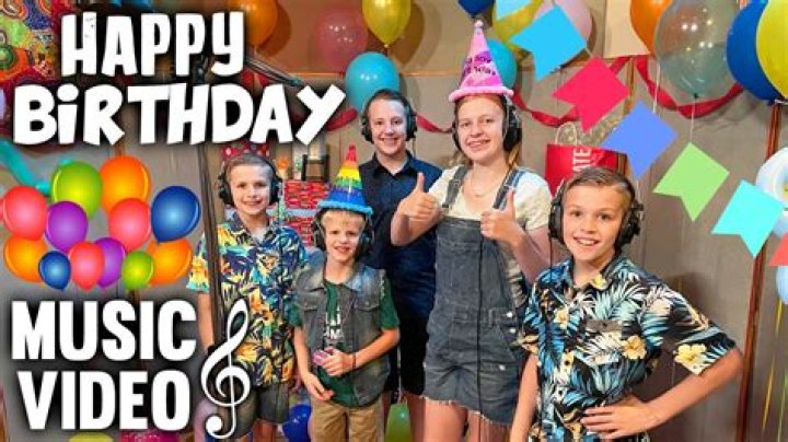 Chloe Family Fun Pack (YouTube Star) - Age, Birthday, Bio, Facts, Family, Net Worth, Height & More