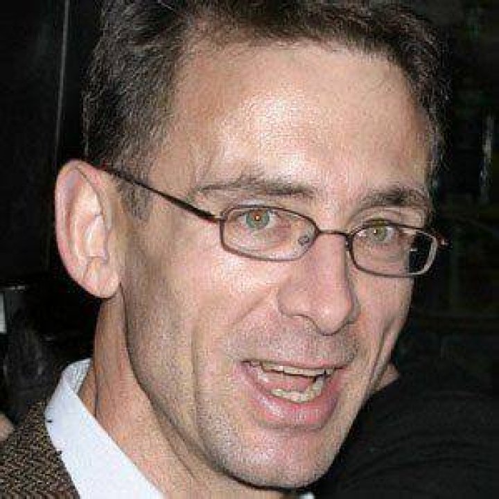 Chuck Palahniuk (Novelist) - Age, Birthday, Bio, Facts, Family, Net Worth, Height & More
