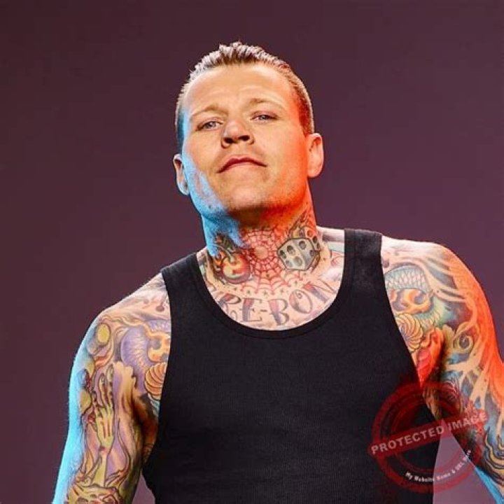Cleen Rock One (Tattoo Artist) - Age, Birthday, Bio, Facts, Family, Net Worth, Height & More