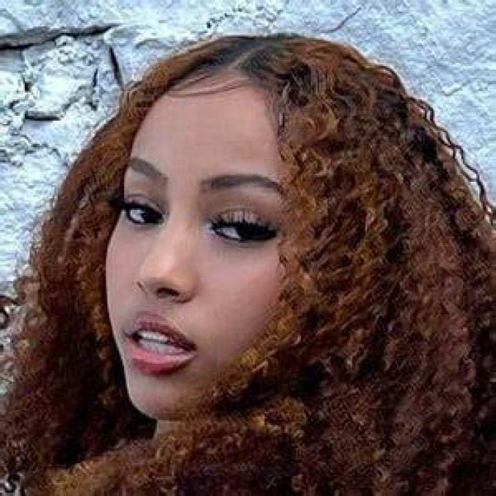 Coral Kathlxxn (TikTok Star) - Age, Birthday, Bio, Facts, Family, Net Worth, Height & More