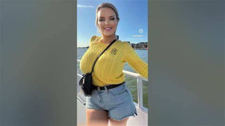 Cristina Fox (Instagram Star) - Age, Birthday, Bio, Facts, Family, Net Worth, Height & More