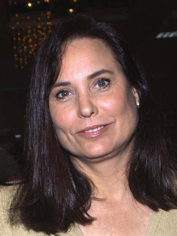 Cristina Raines (TV Actress) - Age, Birthday, Bio, Facts, Family, Net Worth, Height & More
