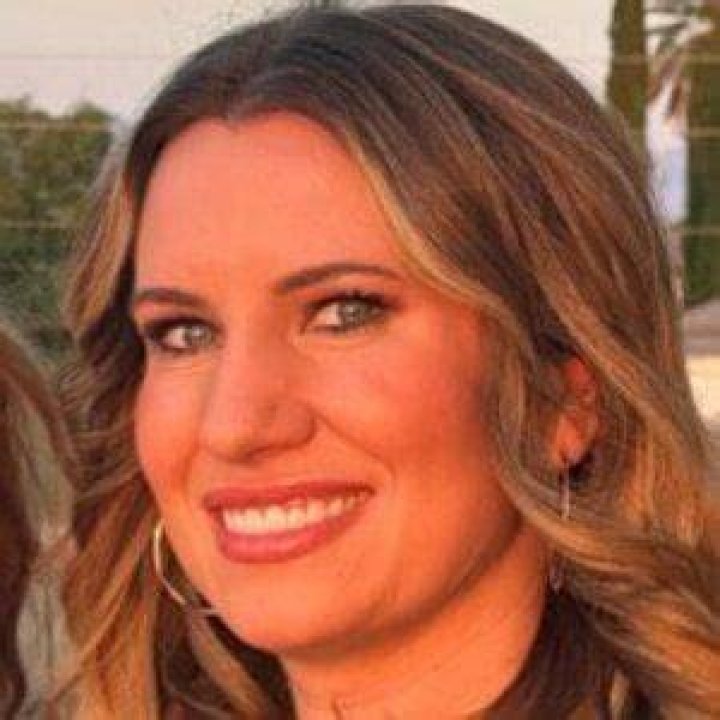 Crystal Pettit (YouTube Star) - Age, Birthday, Bio, Facts, Family, Net Worth, Height & More