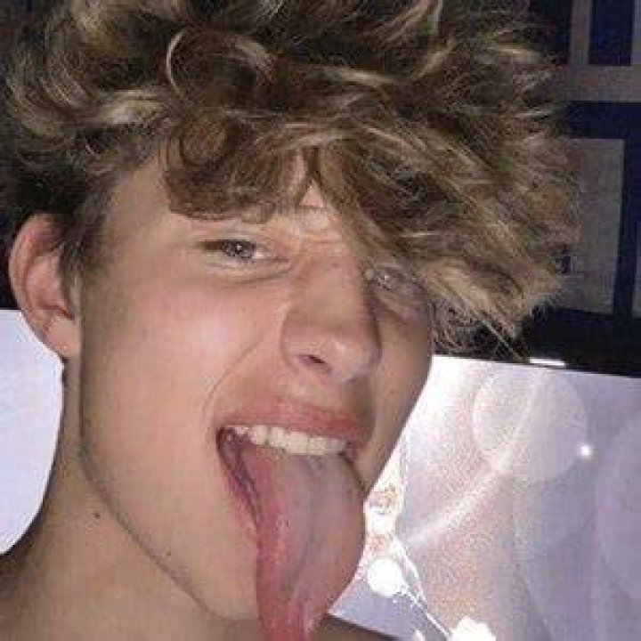 Curren Shesniak (TikTok Star) - Age, Birthday, Bio, Facts, Family, Net Worth, Height & More