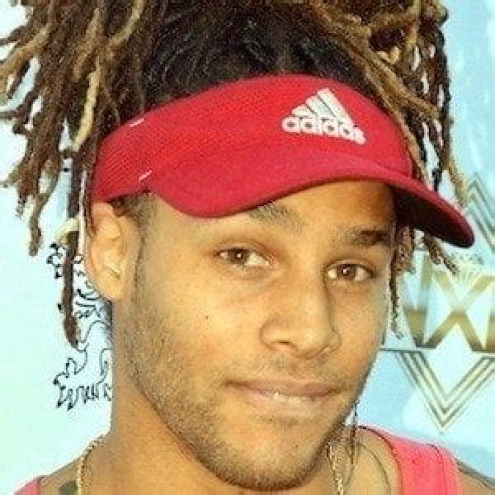 Dallas Wade (Model) - Age, Birthday, Bio, Facts, Family, Net Worth, Height & More
