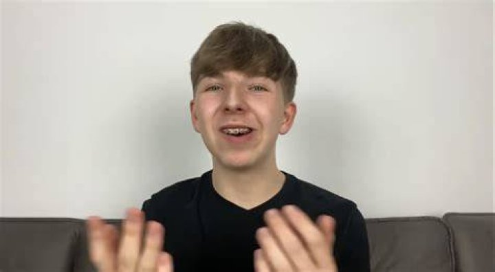 Dan Rhodes